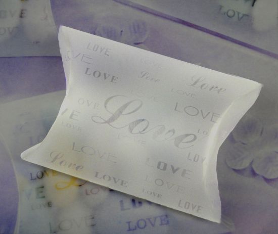 7cm x 9cm Pillow Boxes "LOVE" design